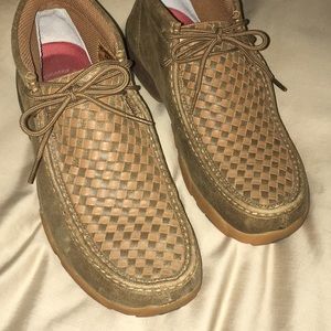 Twisted X driving Mocs weave pattern like new
